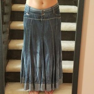 denim skirt